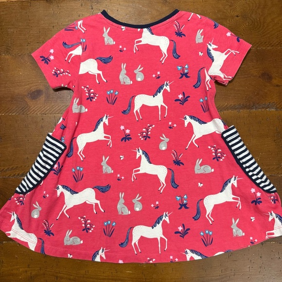 Mini Boden Bunny Unicorn girls short sleeve tunic pocket dress Easter size 7-8 Y - Picture 2 of 6
